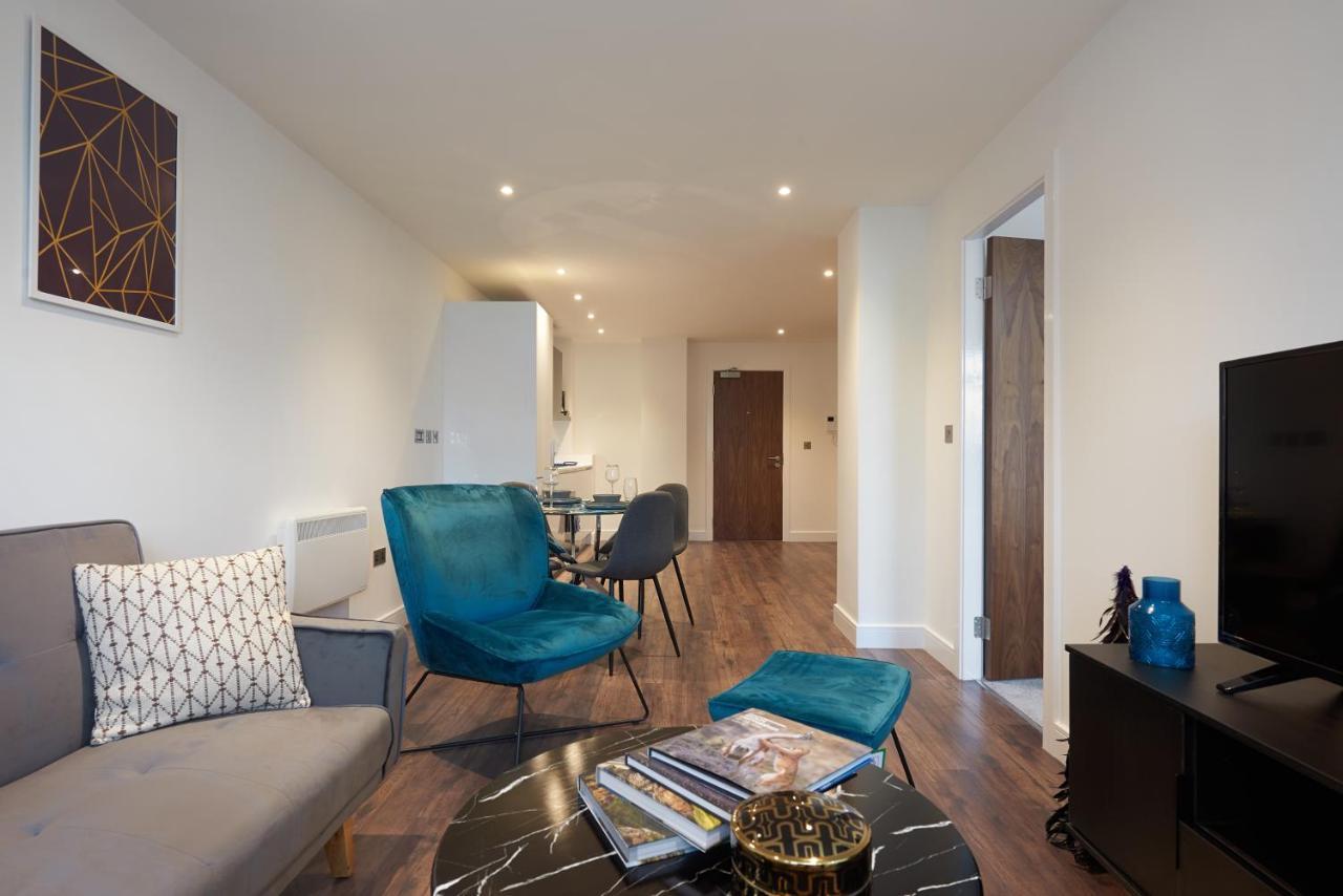 Seven Living Slough - Free Parking & Fast Wi-Fi Apartment ภายนอก รูปภาพ